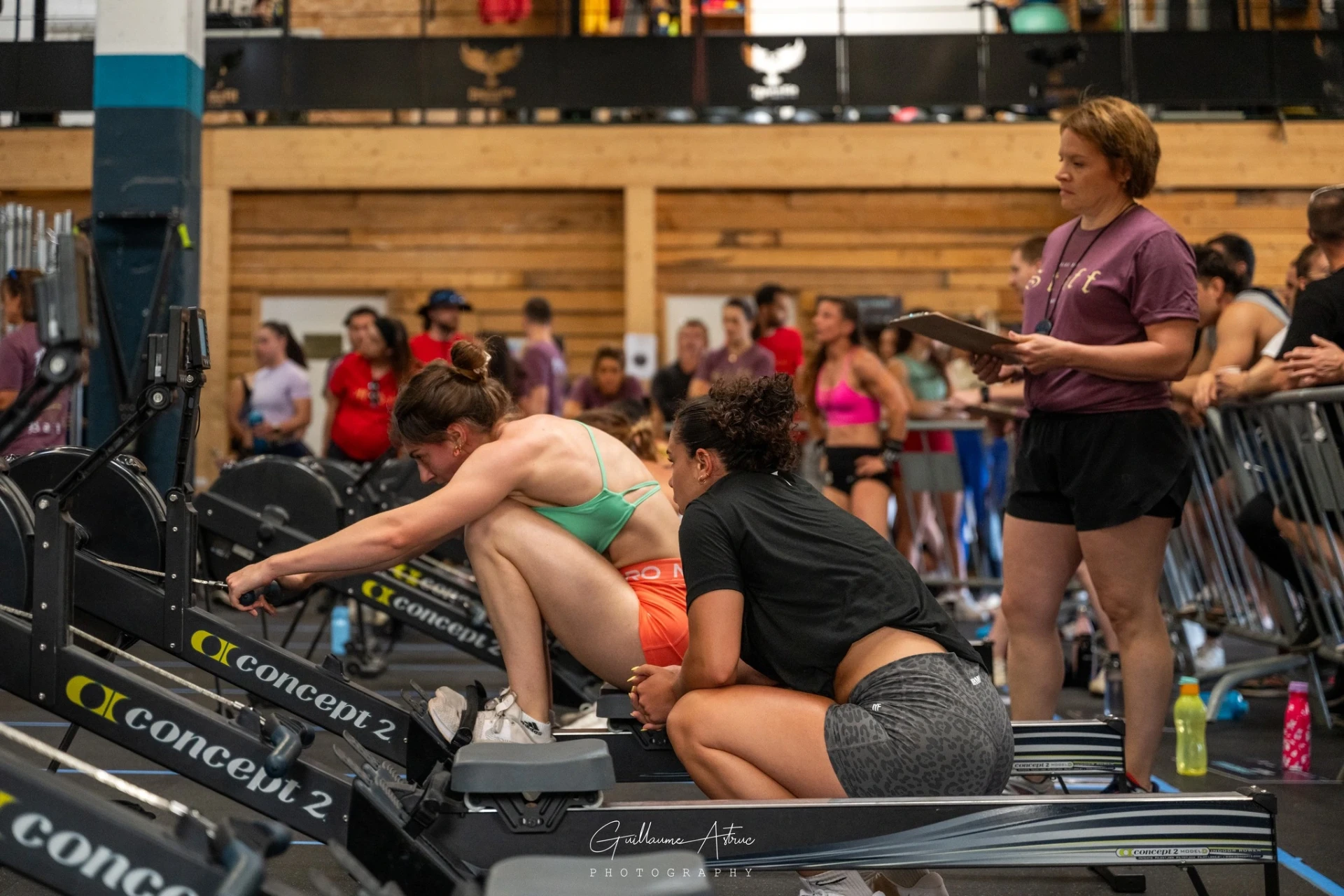 Épreuve de rameur encouragée par la communauté CrossFit Bluebird