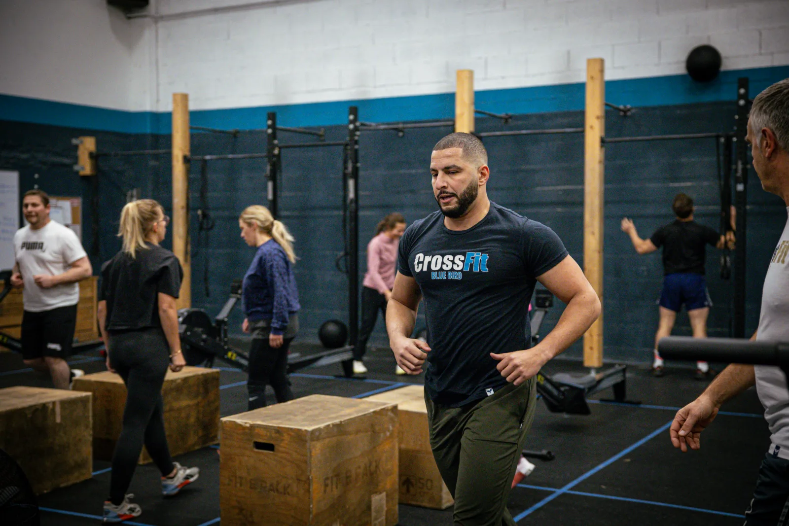 Entraînement CrossFit collectif à Saint-Étienne dans la box Blue Bird